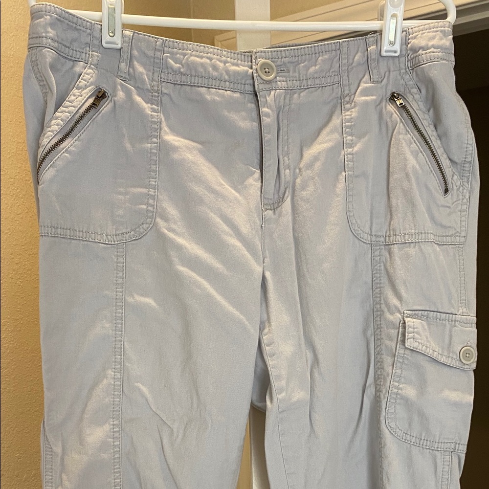 Relativity Women's Light Gray Cargo Capris